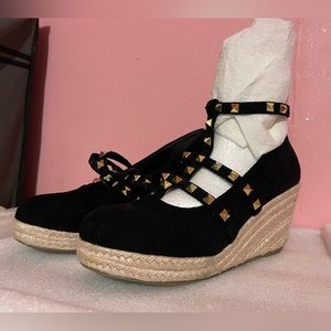 SHEIN Black with Gold Spikes Wedges